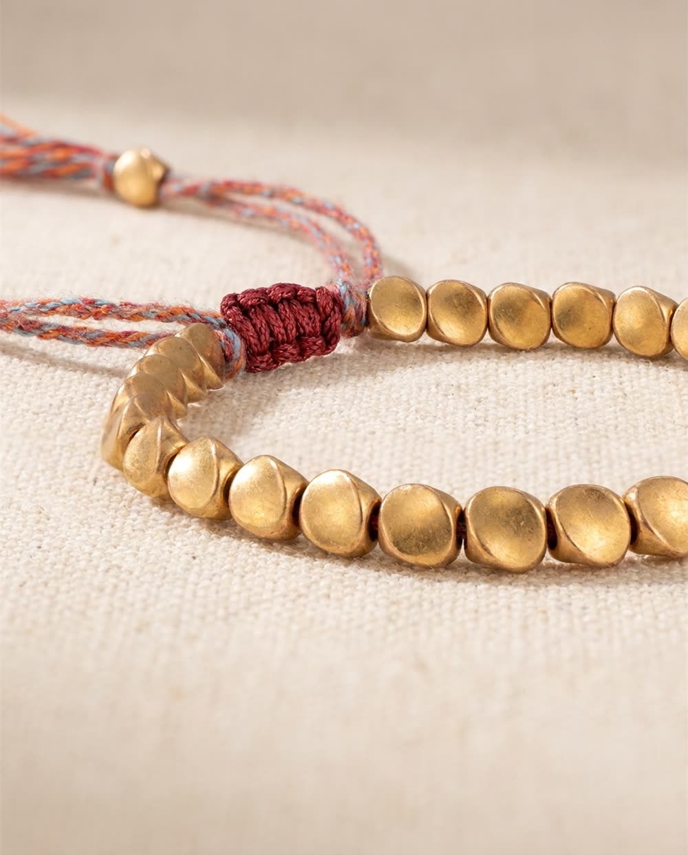 Detalle de las cuentas de la pulsera